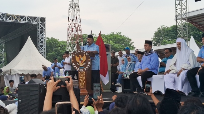 Terima Bantuan Relawan, Pidato Berapi-api Prabowo: Saya Tidak Rela Koruptor Terus Curi Uang Rakyat!