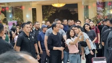 Momen Jokowi Bareng Kaesang Di Plaza Ambarrukmo Yogyakarta Disambut Yel-yel PSI