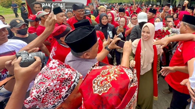 Jadi Penyambutan Siti Atikoh di area tempat Jombang, Hal ini adalah Lirik Lagu ‘Jarji Jarbeh’ Ciptaan Seniman Yogyakarta