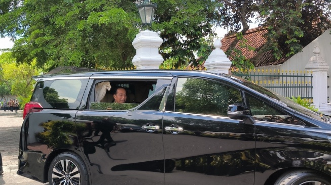 Pertemuan Presiden – Sri Raja Yogyakarta, Hal ini Mobilnya