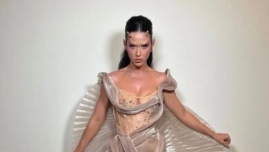 Berdandan Bak Alien, Katy Perry Pakai Gaun Rancangan Desainer Indonesia Mety Choa