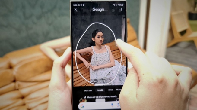 Cara Menggunakan Circle to Search with Google di dalam di Galaxy S24 Series