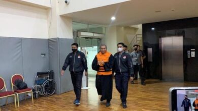 Halangi Penyidikan KPK, Stefanus Roy Pengacara Lukas Enembe Divonis Penjara 4,5 Tahun!