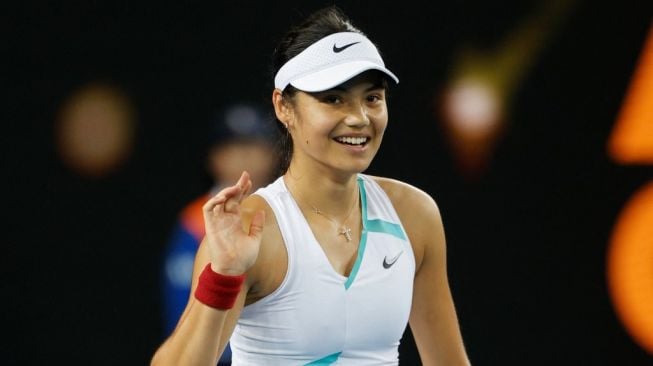 Melaju ke Babak Kedua Abu Dhabi Open 2024, Emma Raducanu Tantang Ons Jabeur